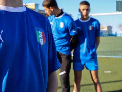 ...che, come le divise, hanno il logo dell�Italia